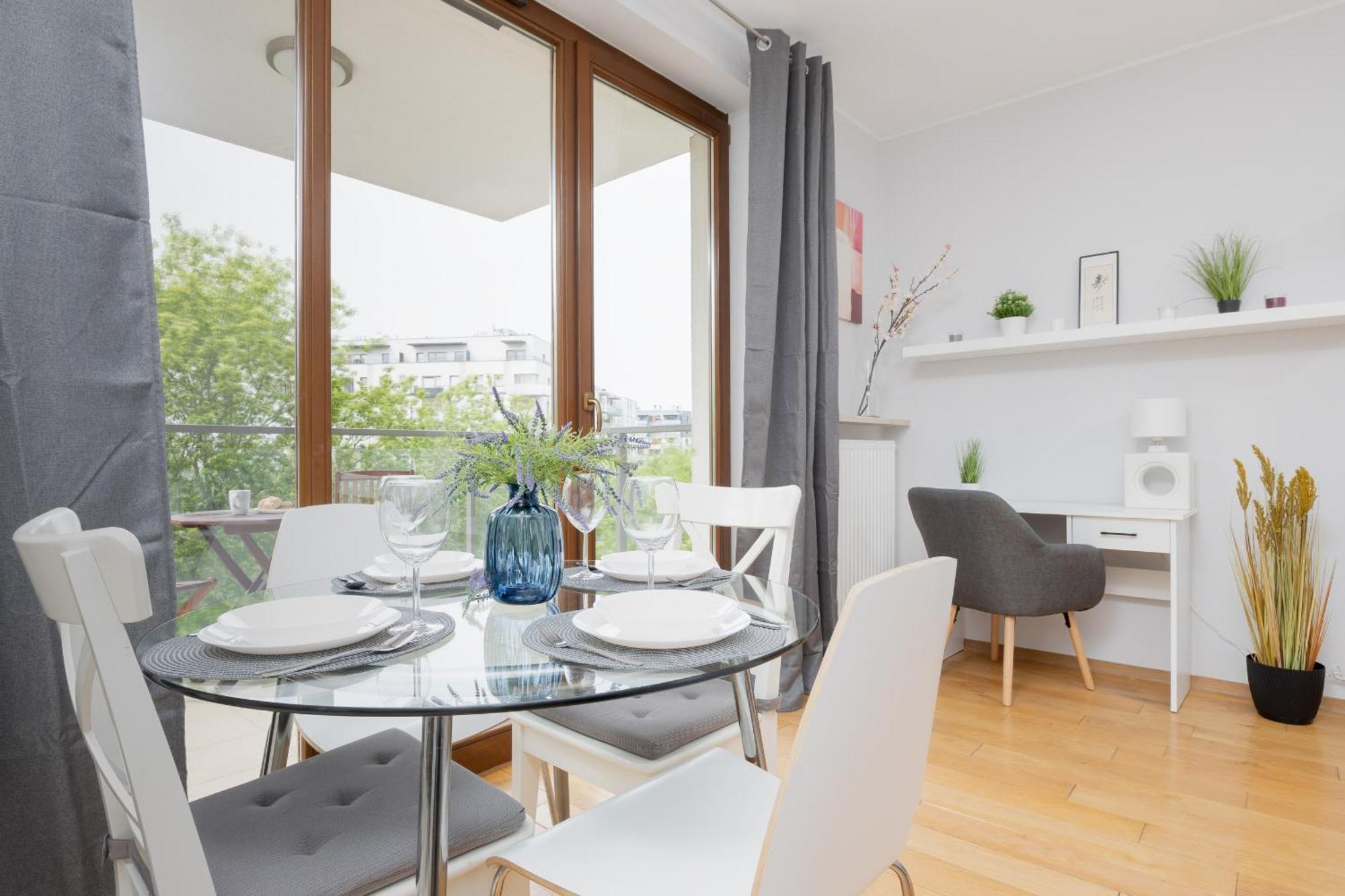 City Apartment With Parking Near Metro Mlociny By Noclegi Renters Warszawa Eksteriør bilde